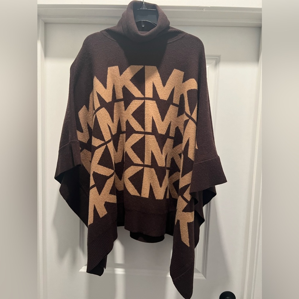 MICHAEL KORS LOGO PONCHO CAPE(L/XL)
